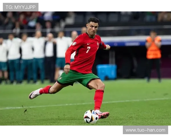 C罗在欧洲杯预选赛中持续提升表现，值得关注他的传奇篇章。