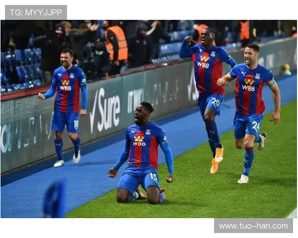 米哈伊尔·安东尼奥在英超赛季中展现出最佳表现，助力西汉姆联争创辉煌未来