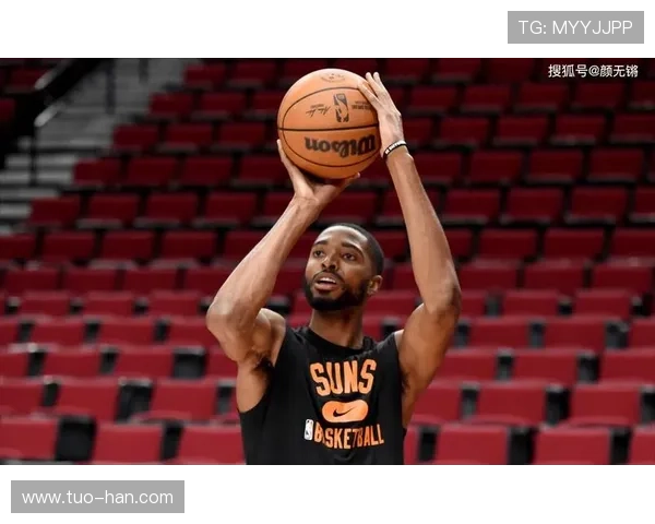 米卡尔·布里奇斯无球跑动拉开空间，助力球队提升三分命中率